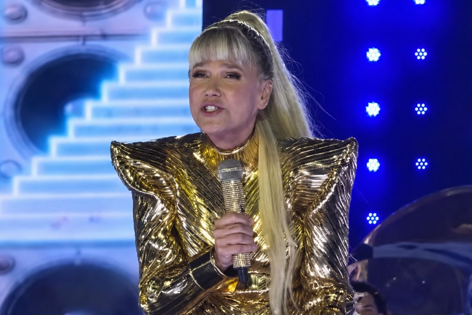 “Me ensina, por favor”: Xuxa se explica após crocheteira de 69 anos rebater comentário feito durante show “Me Ensina, Por Favor”: Xuxa Se Explica Após Crocheteira De 69 Anos Rebater Comentário Feito Durante Show
