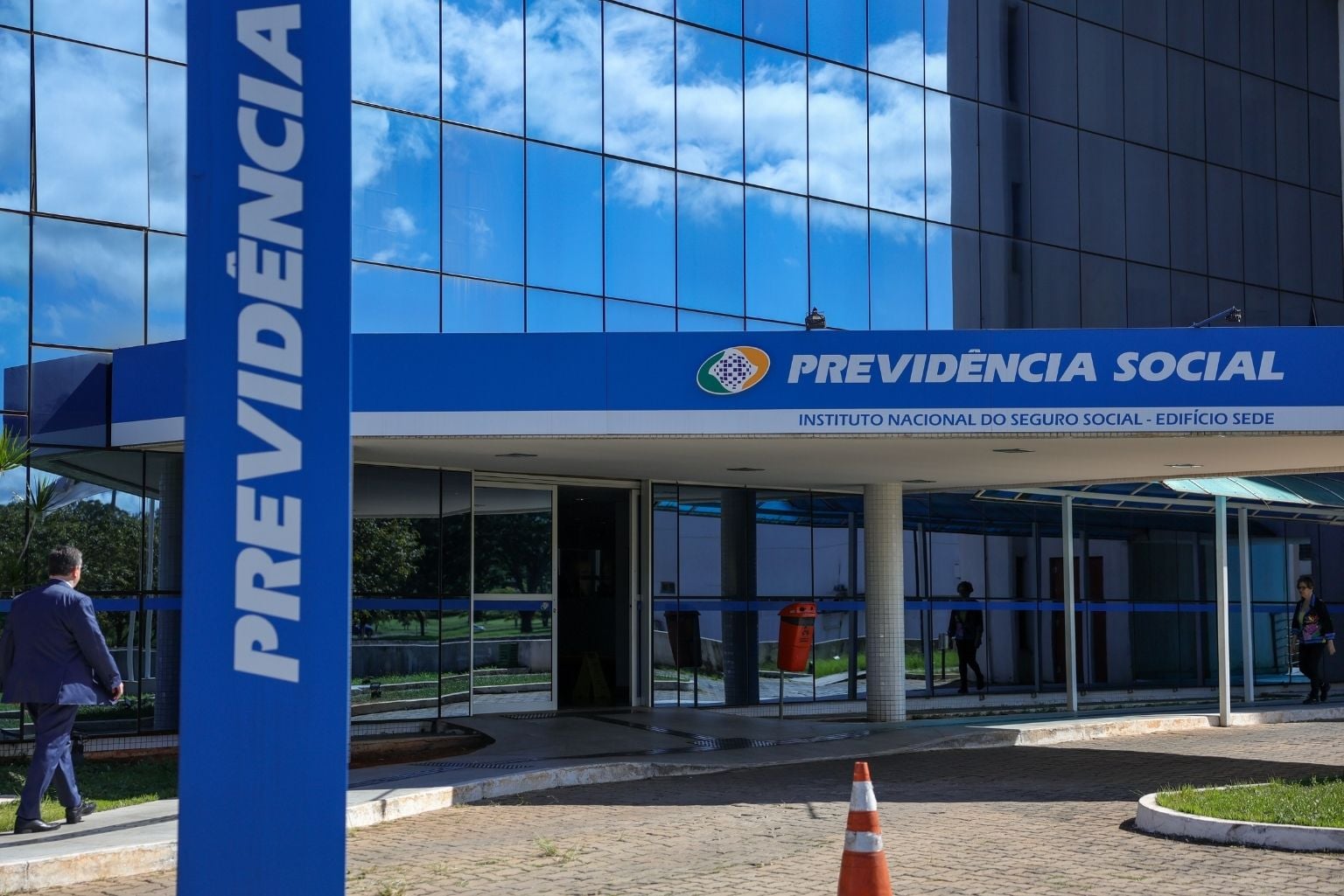 INSS faz pente-fino nos benefícios; veja quem pode ficar sem receber Inss Faz Pente-Fino Nos Benefícios; Veja Quem Pode Ficar Sem Receber