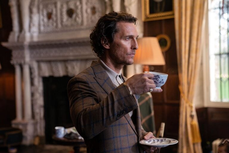 Hugh Grant Nunca Esteve Tão Canalha: O Melhor Filme Que Estreou Este Mês Na Netflix
