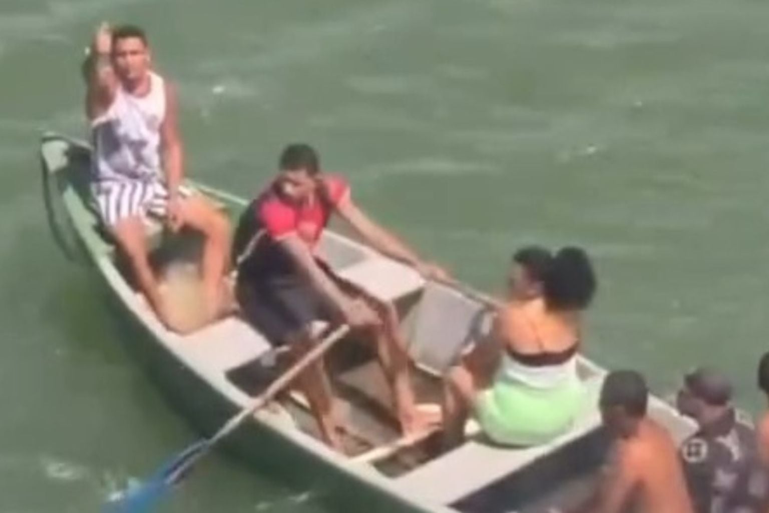 Mulher É Salva Por Helicóptero Antes De Execução Em “Tribunal Do Crime”