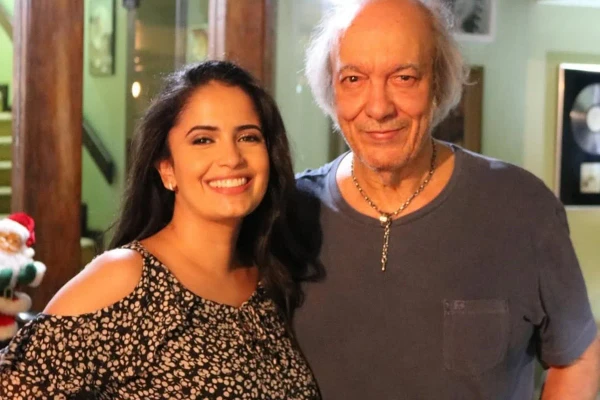 Fernanda Esteves E Erasmo Carlos Por Reprodução