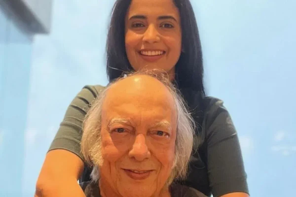 Fernanda Esteves E Erasmo Carlos Por Reprodução