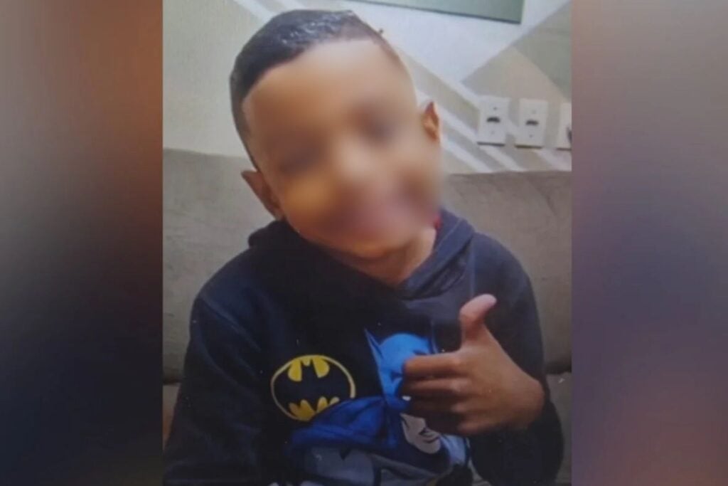 Menino de 7 anos fala em “pular de penhasco” antes de morrer com uma corda
