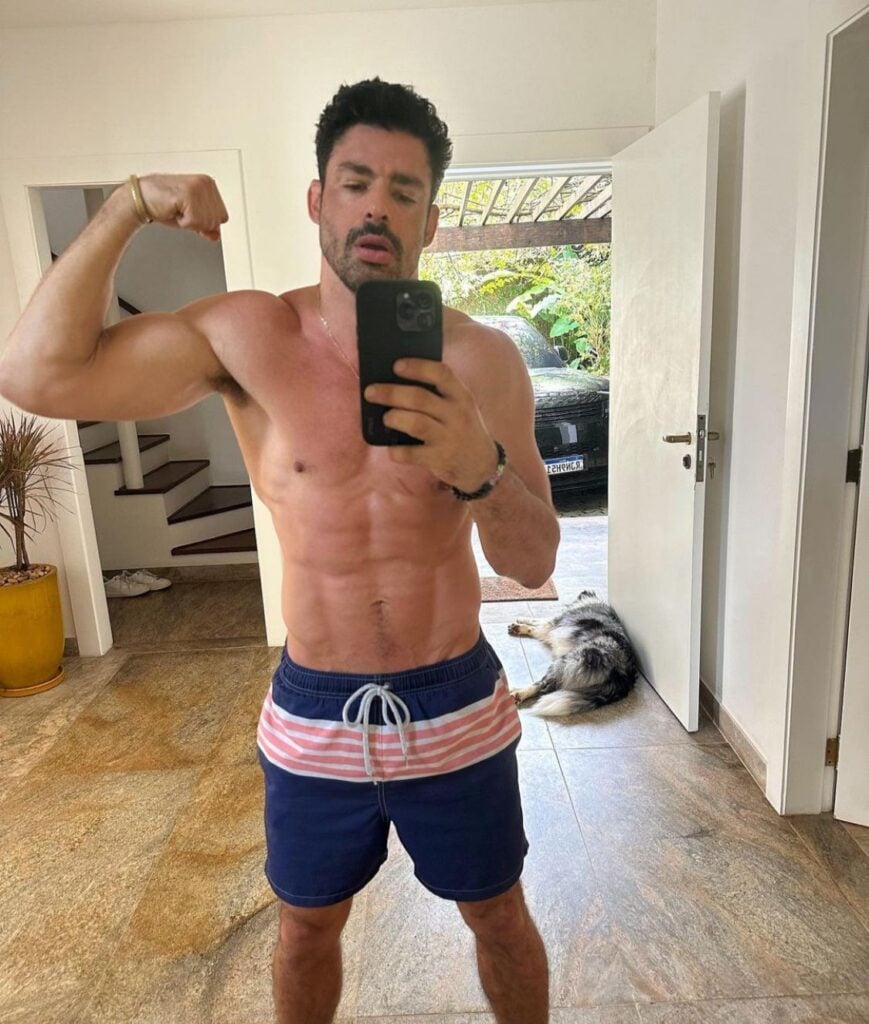 Cauã Reymond Em Sua Casa, No Rio — Foto: Instagram