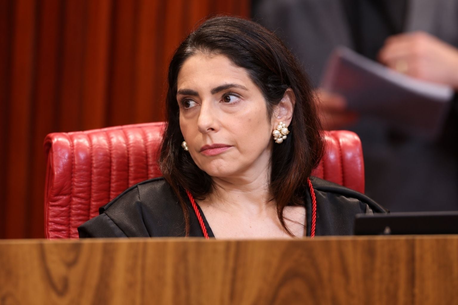 Quem é Estela Aranha, ministra do TSE que proibiu a Globo de exibir o púlpito vazio de Lula durante debate Quem É Estela Aranha, Ministra Do Tse Que Proibiu A Globo De Exibir O Púlpito Vazio De Lula Durante Debate